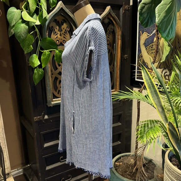 Altar’d state linen blend frayed edge shirt mini dress. Pockets & denim stripe - Picture 6 of 14